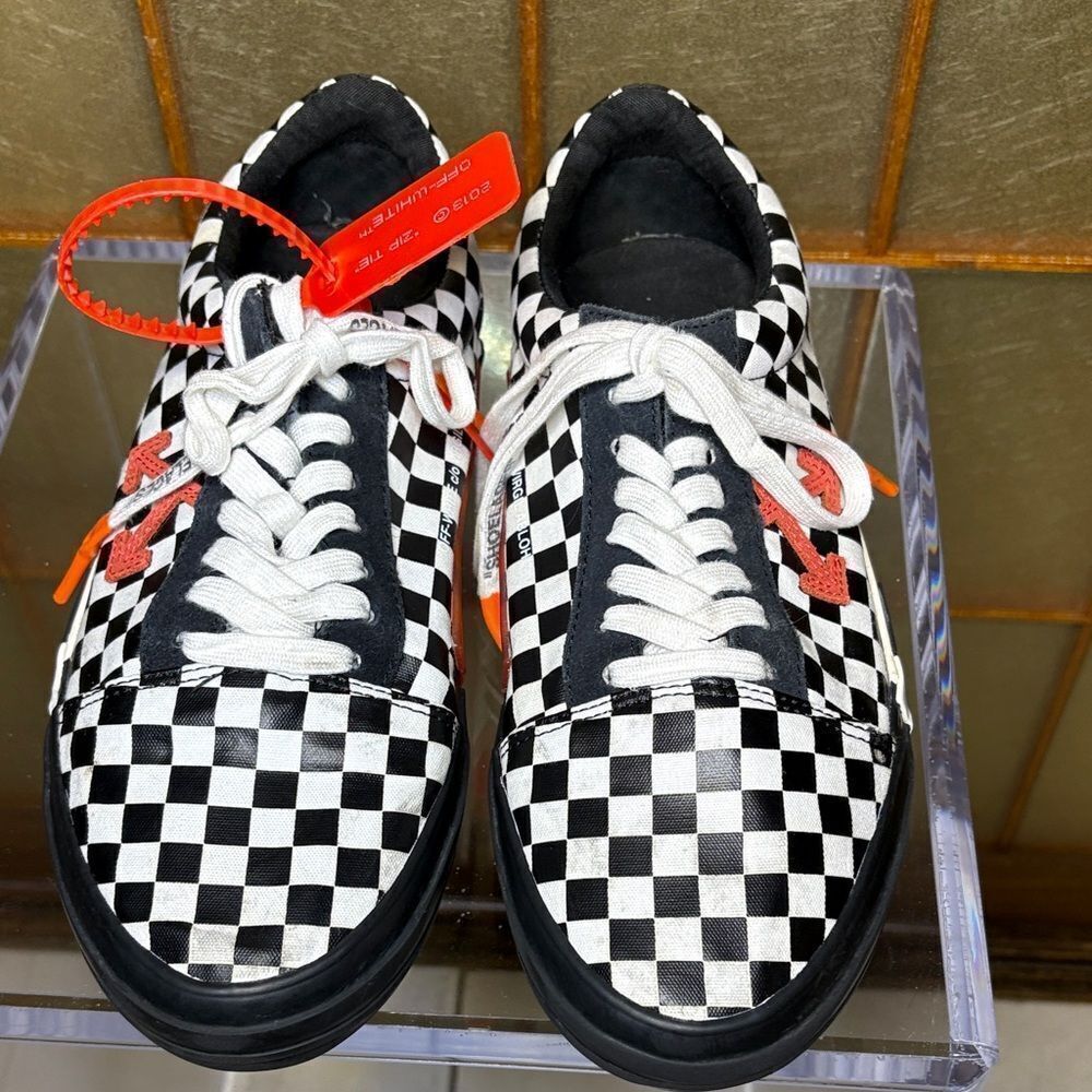 Off-White c/o Virgil Abloh “White Black “ sneakers